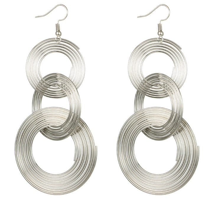 Pendientes Grandes con Aros Entrelazados – Diseño Moderno Dorado o Plateado