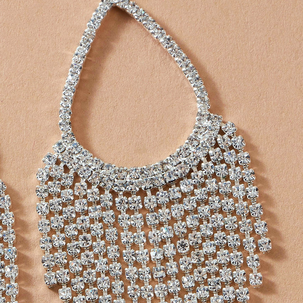 Pendientes Largos con Flecos de Cristales – Estilo Lágrima Brillante