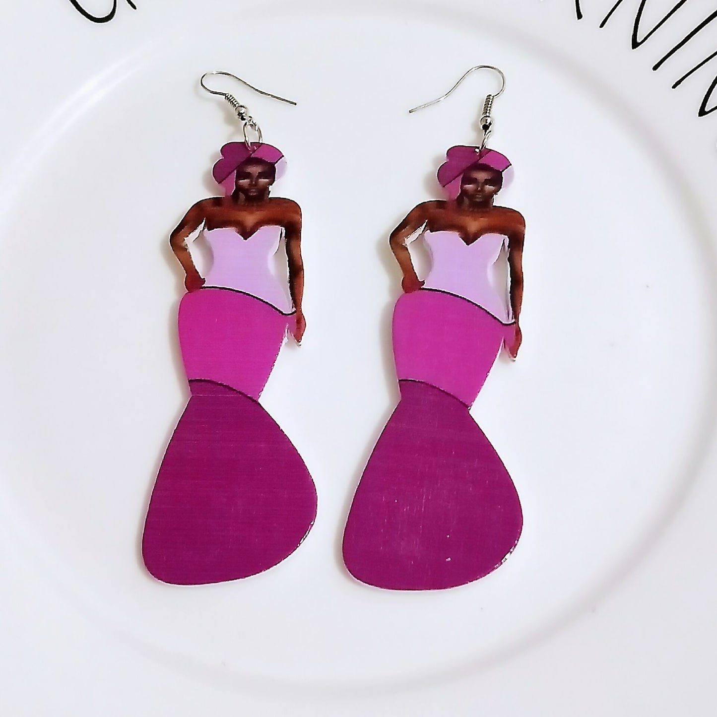 Pendientes Figura de Mujer – Estilo Afro Chic en Material Ligero