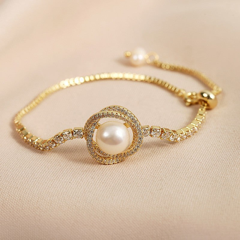 Pulsera Fina con Perla y Circonitas – Elegancia Clásica