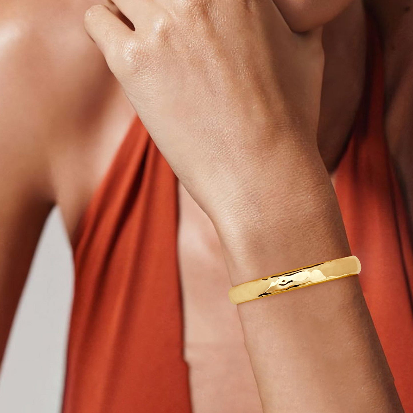 Pulsera Dorada Ancha Chapada en Oro 18K