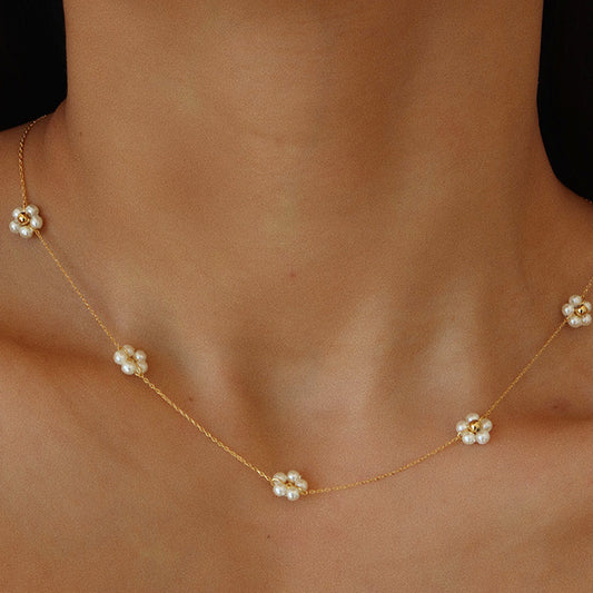 Collar Floral de Perlas con Flores Doradas para Mujer