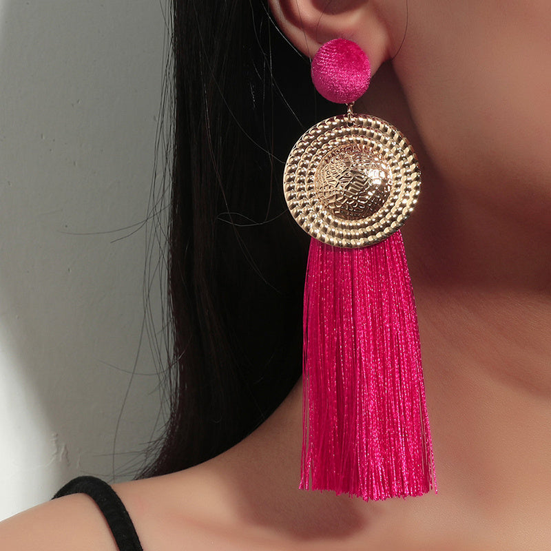 Pendientes Largos con Flecos Fucsia – Estilo Glamour Chic