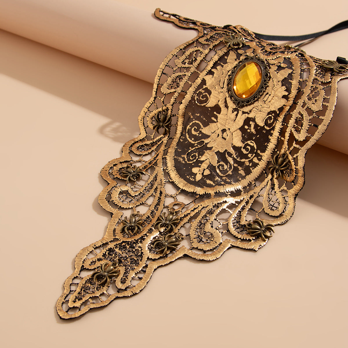 Set Collar y Guante de Encaje Dorado con Piedra Ámbar | Estilo Barroco de Lujo