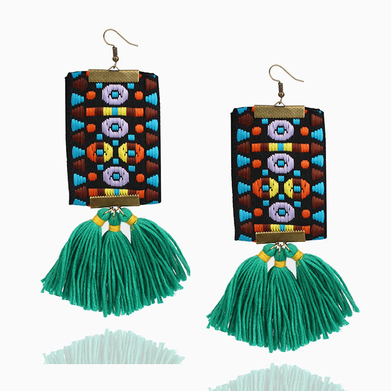 Pendientes Exóticos con Flecos Verdes – Diseño Boho Artesanal