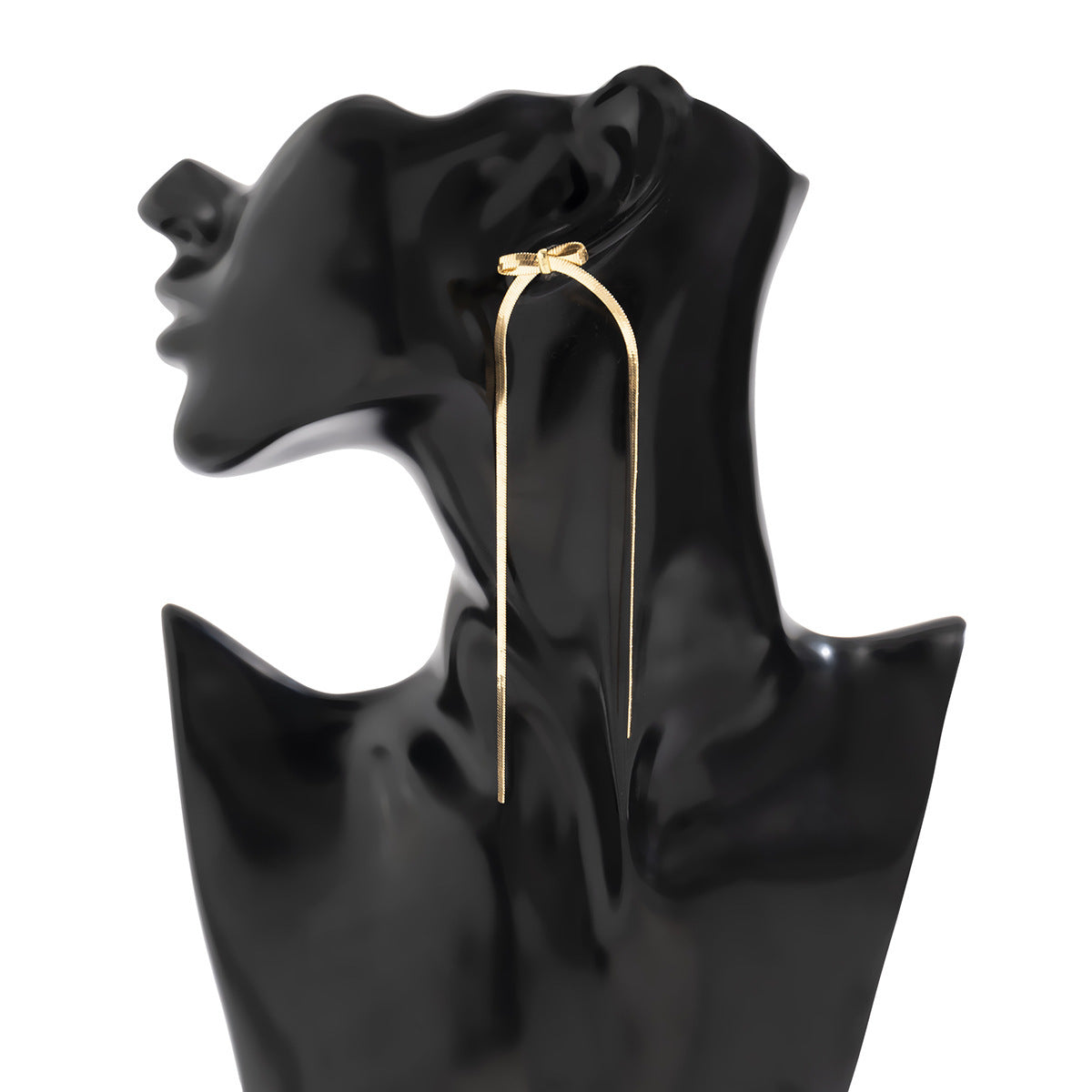 Pendientes Largos Minimalistas en Oro – Elegancia Moderna