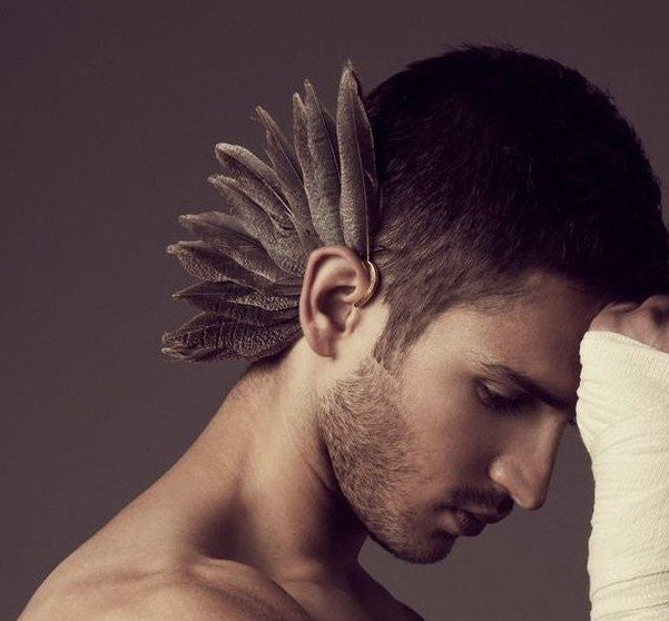 Ear Cuff con Plumas Naturales Estilo Tribal - Pendiente Étnico para Mujer