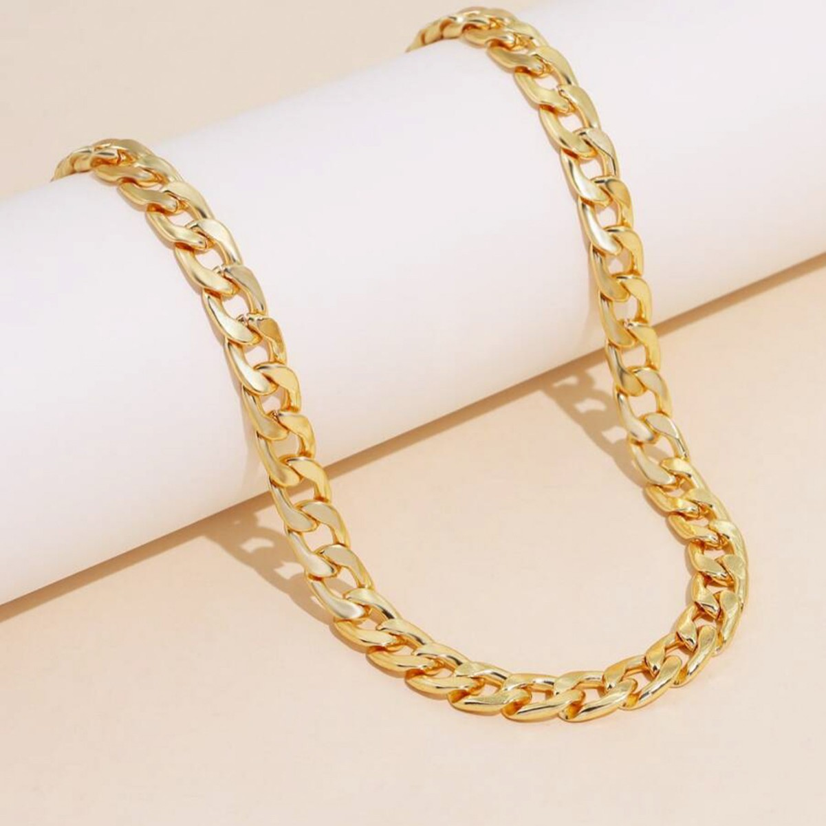 Collar Cadena Gruesa Dorada | Estilo Chunky Moderno