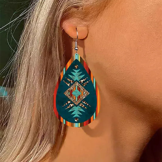 Pendientes Boho de Cuero con Estampado Étnico en Forma de Lágrima
