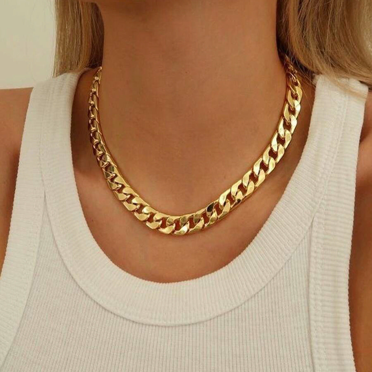 Collar Cadena Gruesa Dorada | Estilo Chunky Moderno