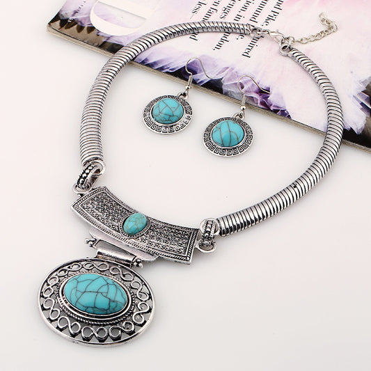 Collar Étnico con Pendientes – Estilo Tribal con Detalles de Piedra y Aleación