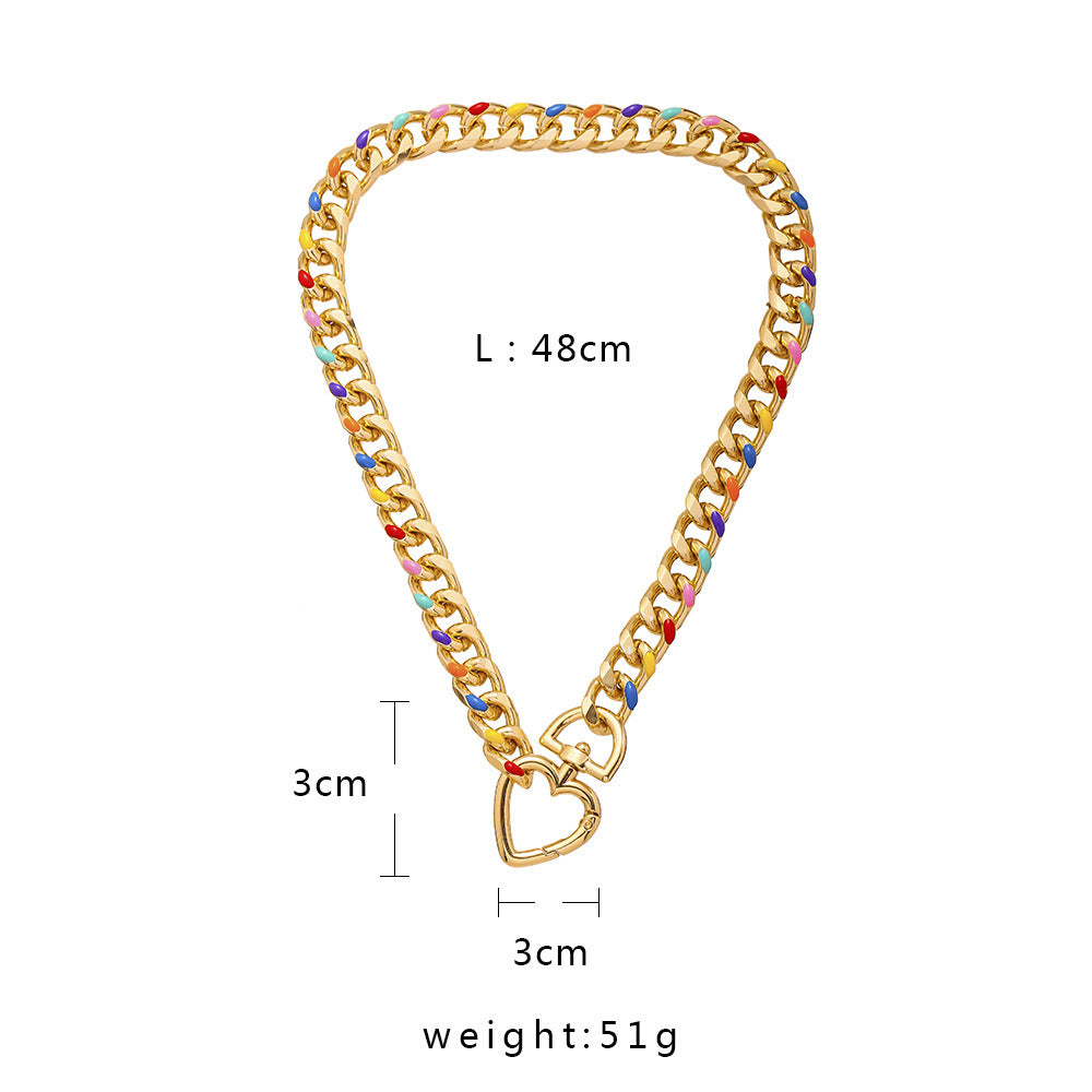 Collar Cadena Dorada con Corazón | Eslabones Gruesos y Detalles Multicolor