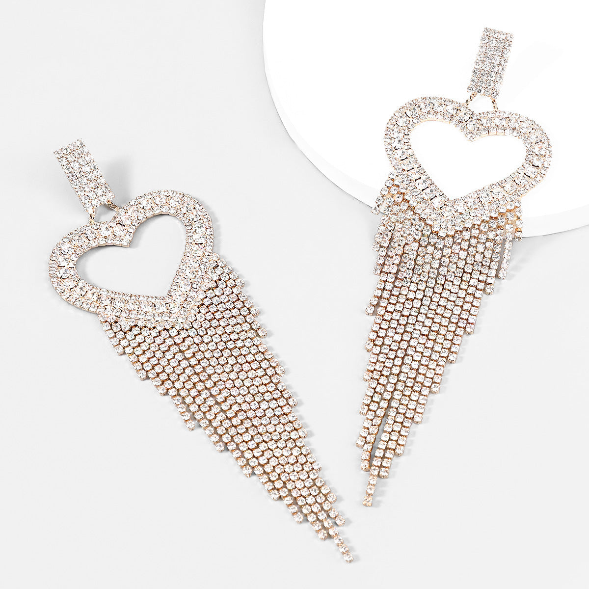 Pendientes Corazón con Flecos de Cristal – Estilo Glamour para Fiesta