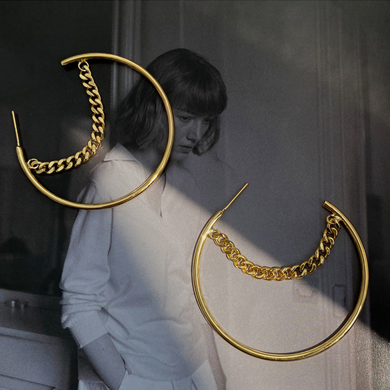 Pendientes de Aro con Cadena Colgante – Estilo Minimalista y Moderno
