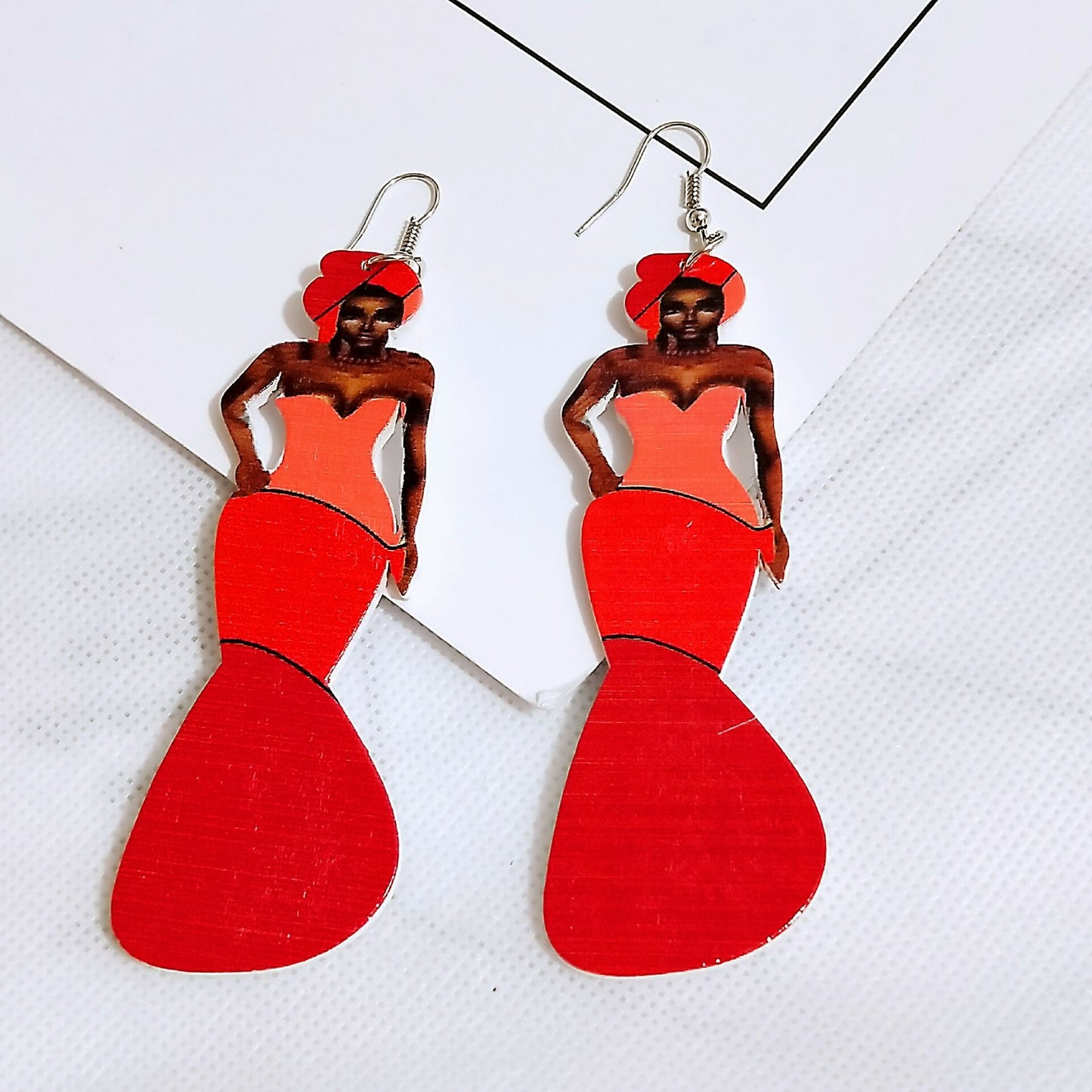 Pendientes Figura de Mujer – Estilo Afro Chic en Material Ligero