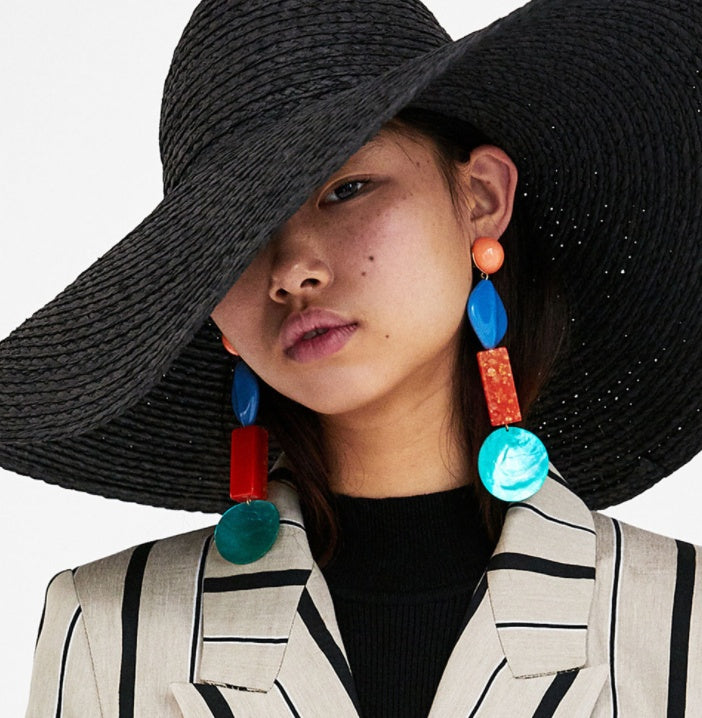 Pendientes Largos Multicolor Estilo Artístico – Diseño Geométrico Atrevido