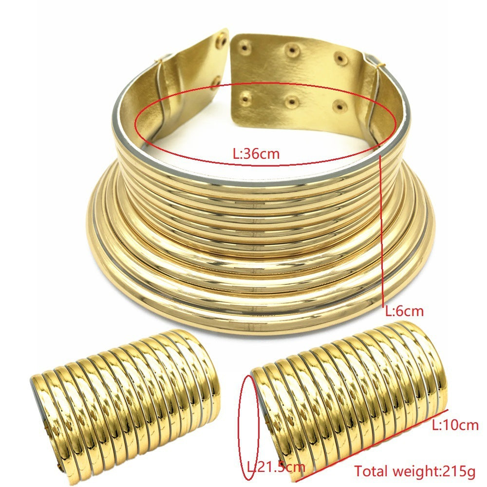 Set de Joyería Tribal con Collares y Brazaletes Dorados – Estilo Africano Impactante