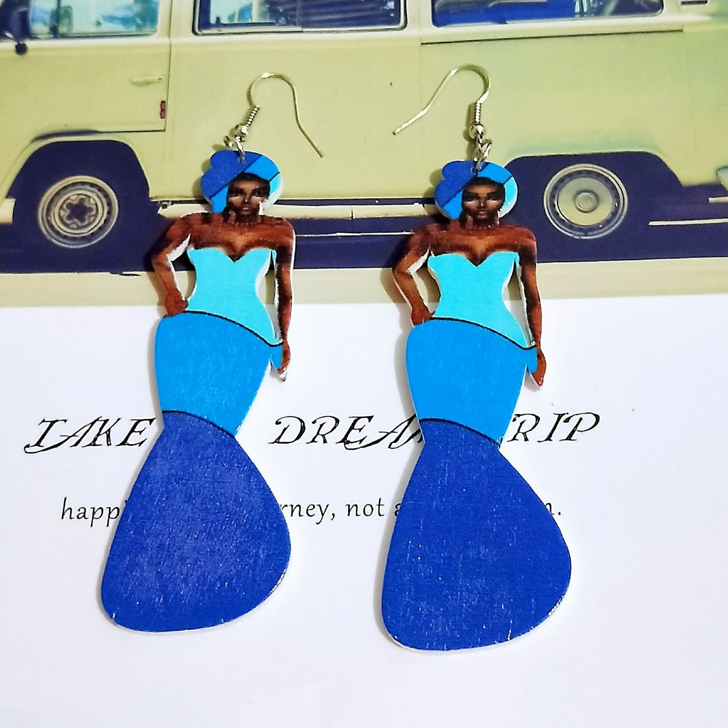 Pendientes Figura de Mujer – Estilo Afro Chic en Material Ligero