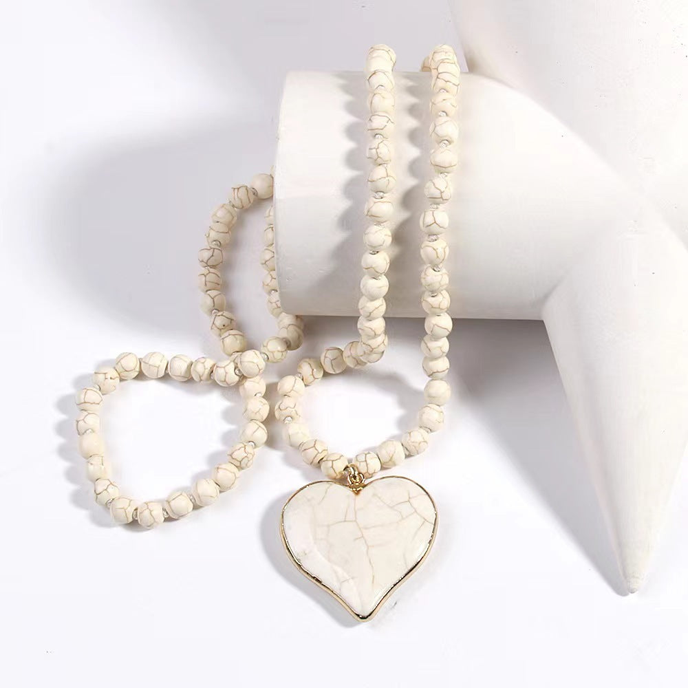Collar de Piedras con Colgante Corazón – Estilo Bohemio Chic