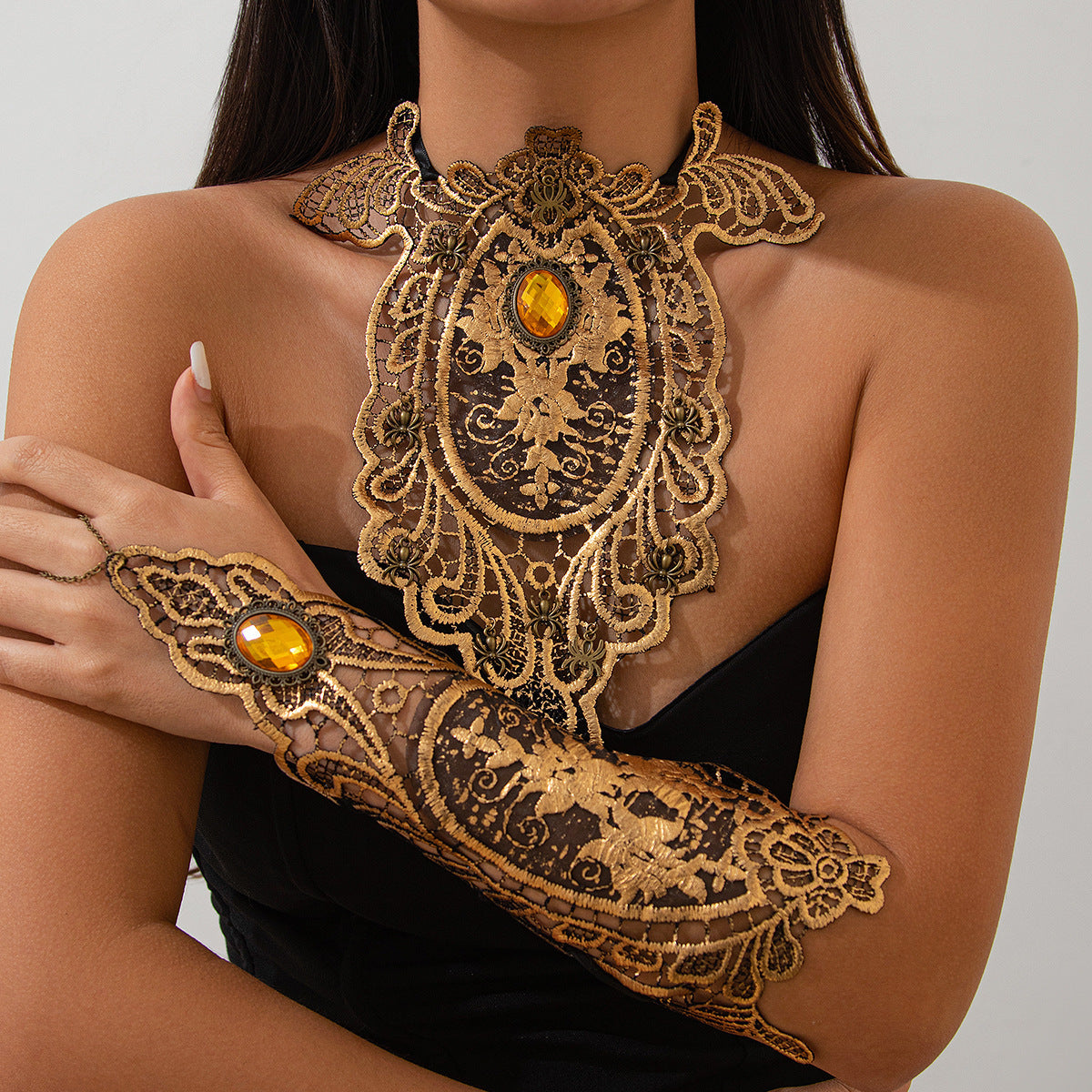 Set Collar y Guante de Encaje Dorado con Piedra Ámbar | Estilo Barroco de Lujo