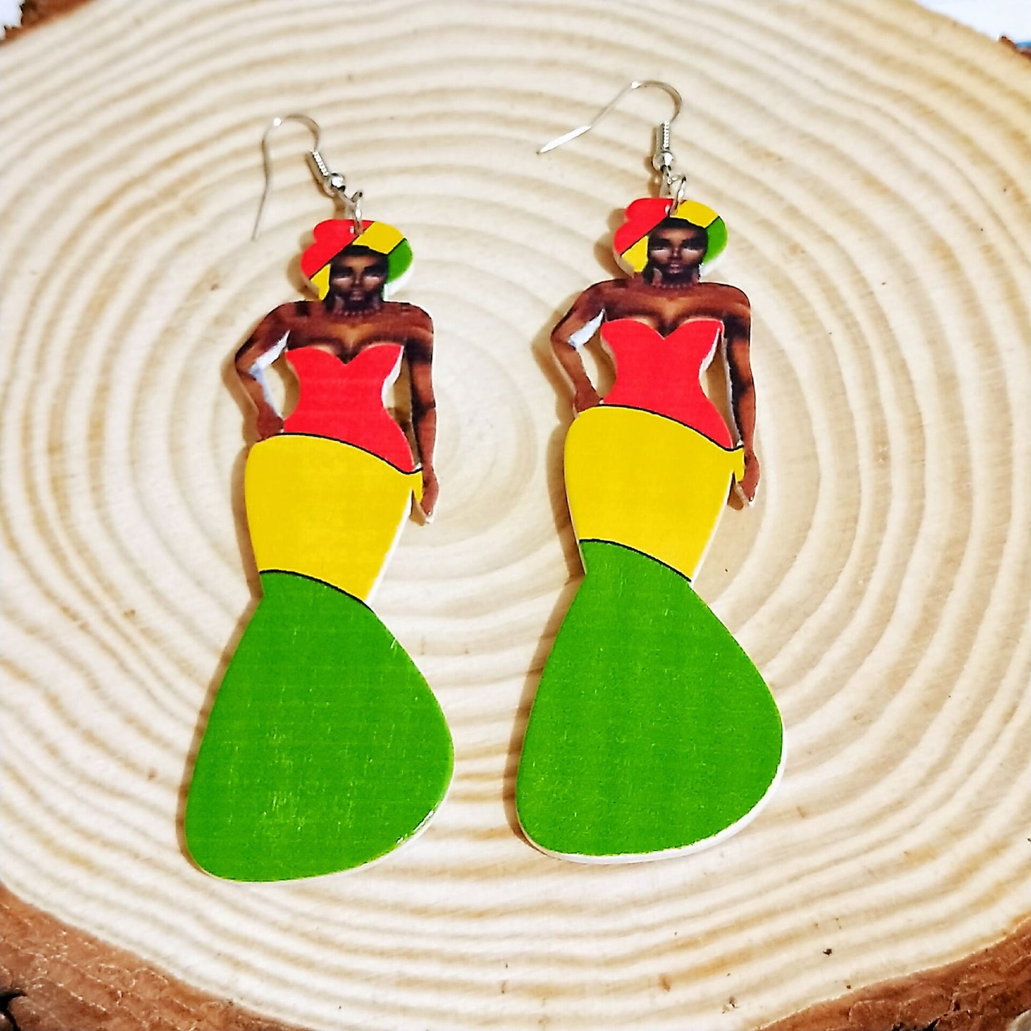 Pendientes Figura de Mujer – Estilo Afro Chic en Material Ligero